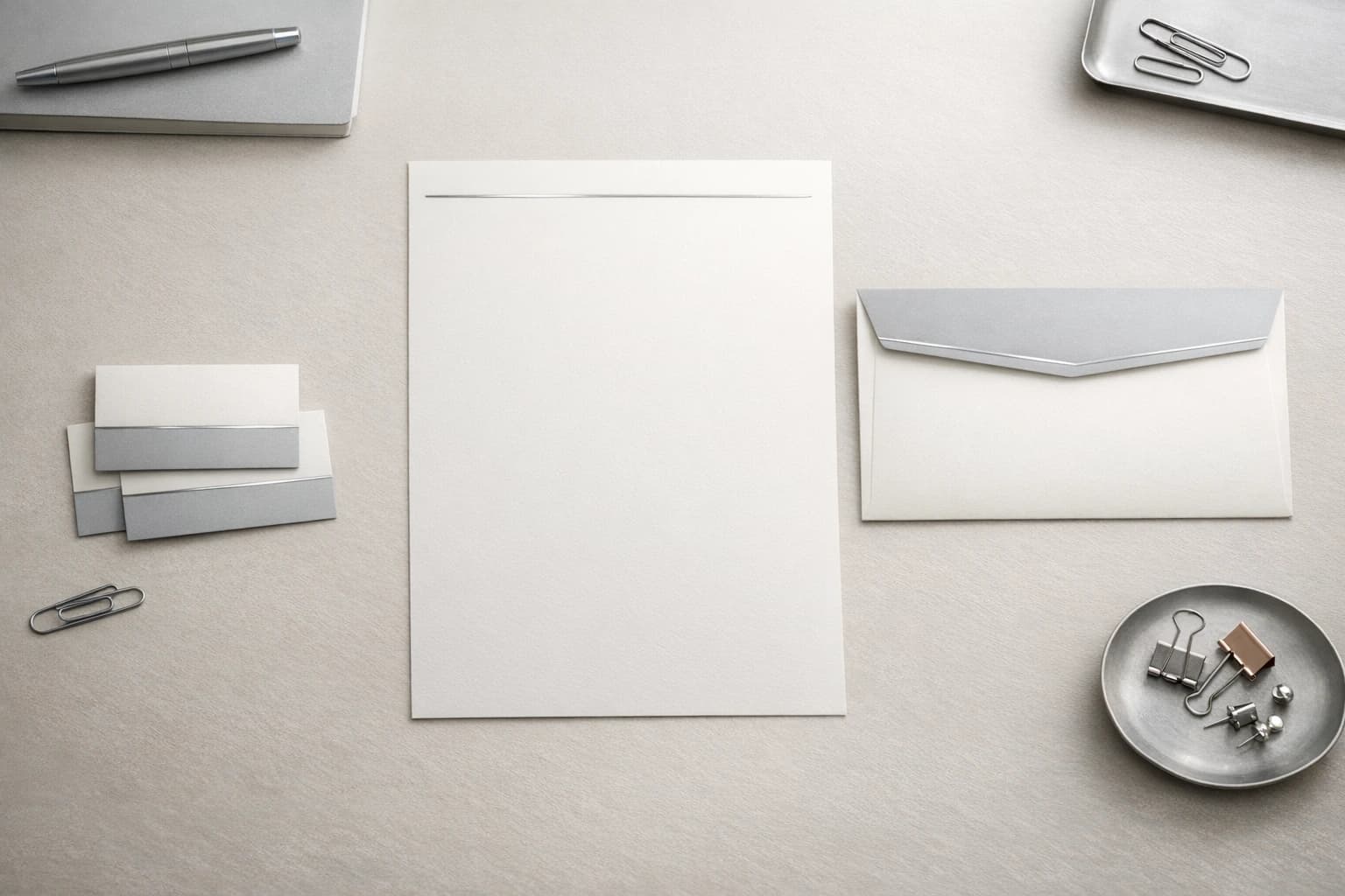 Ekskluzywny zestaw papierniczy z wizytówkami i papierem firmowym